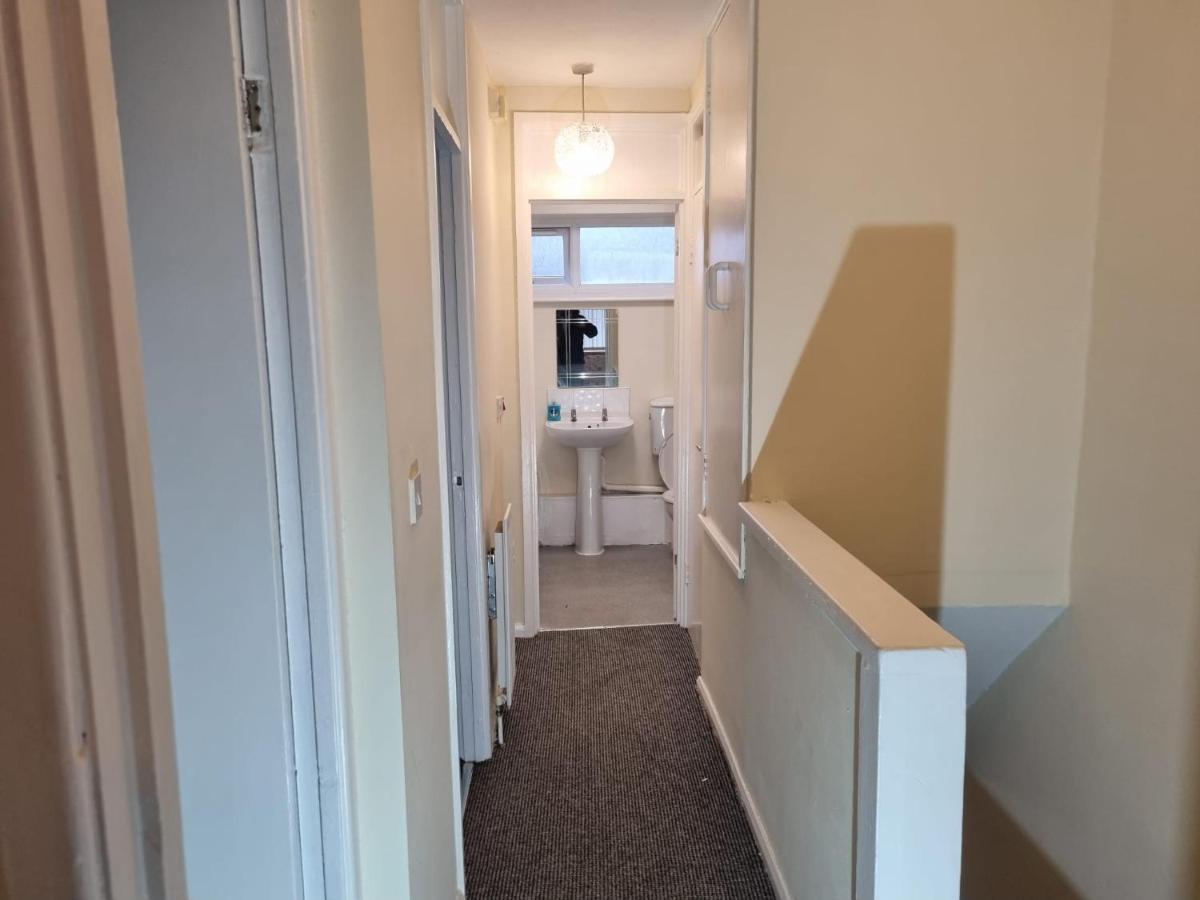 Nice Residential Within Easy Reach Of Town Manchester Exterior photo