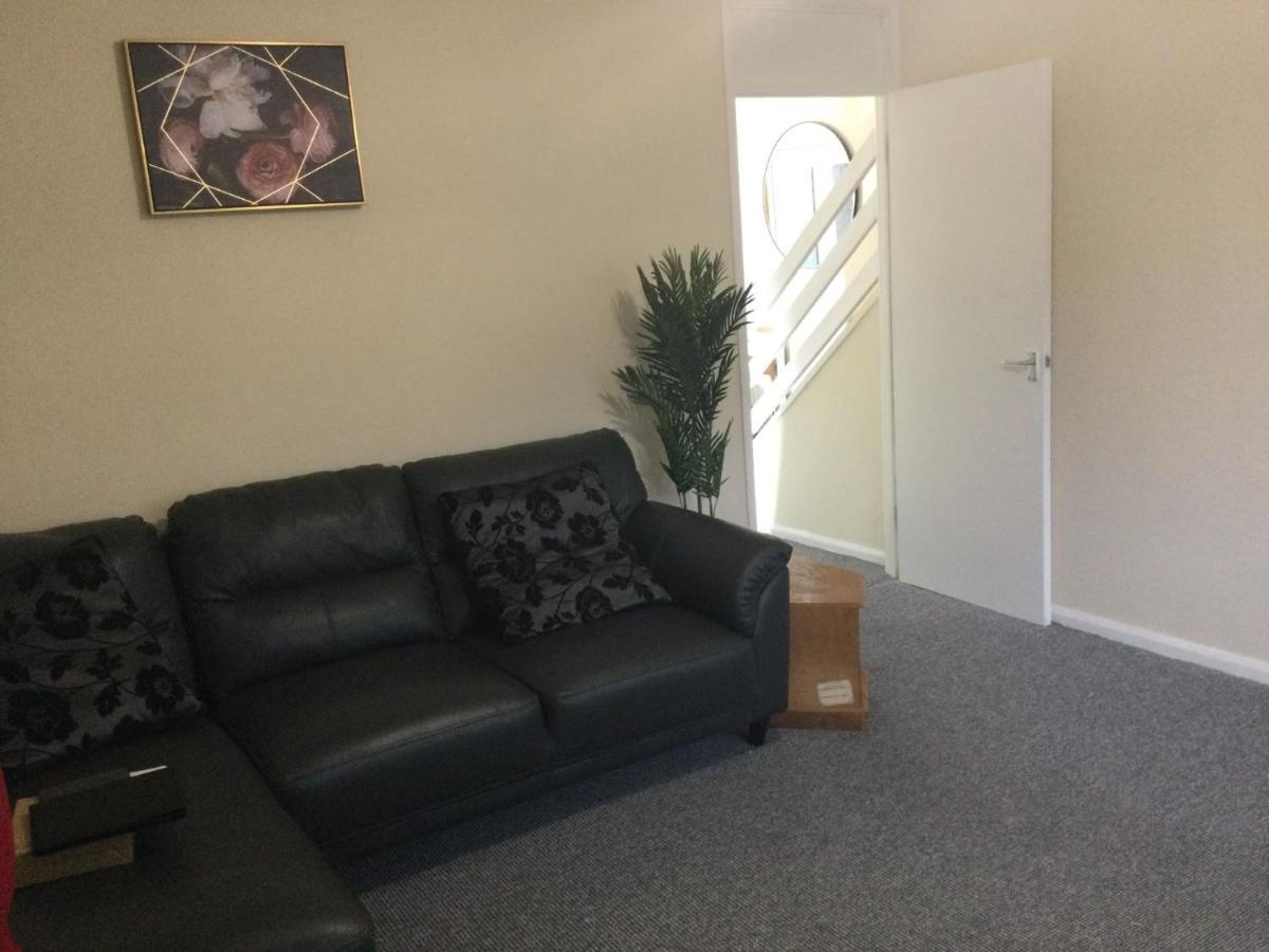 Nice Residential Within Easy Reach Of Town Manchester Exterior photo