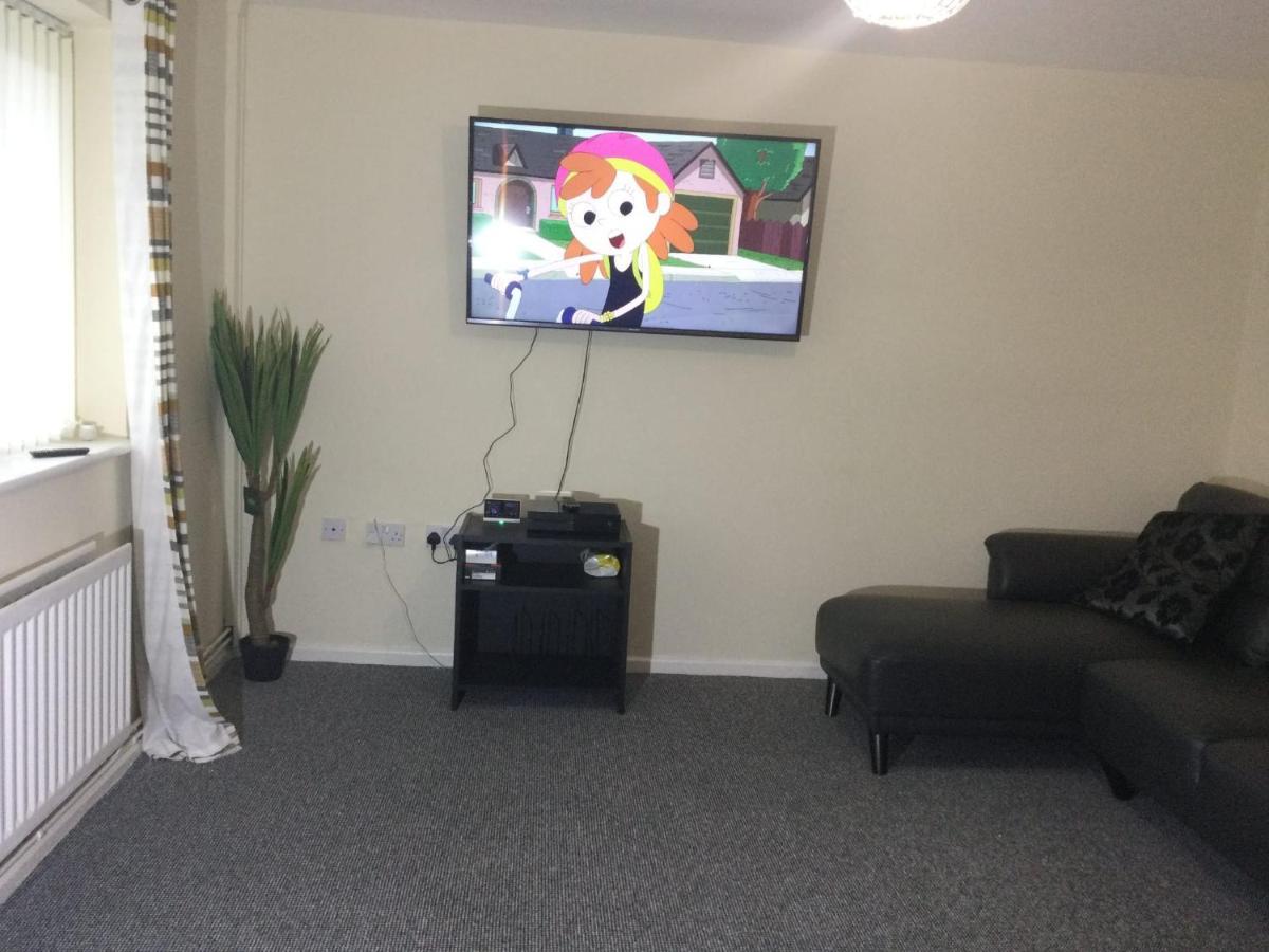 Nice Residential Within Easy Reach Of Town Manchester Exterior photo